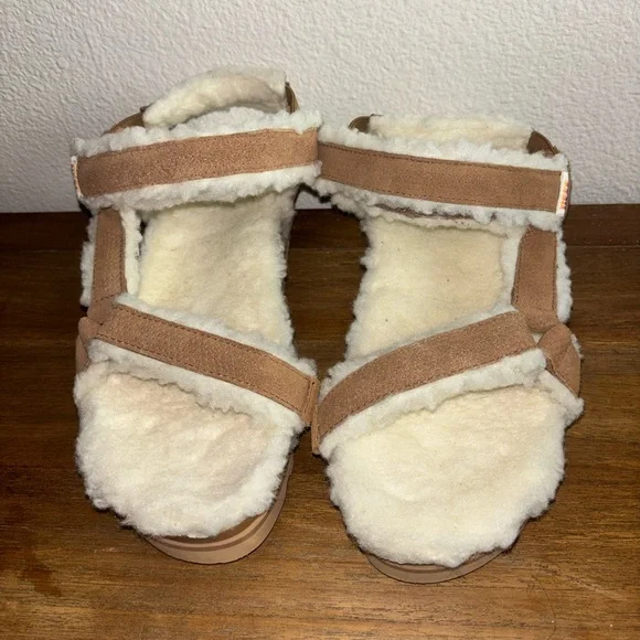 Reef Rem Hi Shearling scrappy Sandals - women’s furry platform summer 10 NWOT - Picture 2 of 7